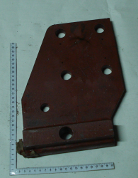 1221 Plastina 1321-2707070-01 levaya tyagovo-sceanogo ustroistva (9565)