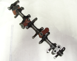 MTZ Os koromisel v sbore 240-1007100-B1 (13247)