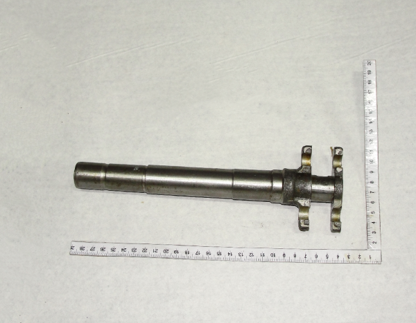 MTZ Valik 50-42160189 (upravlenie zadn.VOM) (10092)