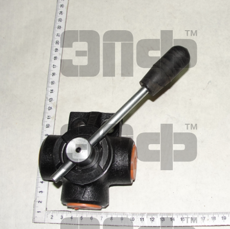 ZM Kran gidravlicheskii sharovii 3-h hodovoi na zagruzchik seyalok (13377)